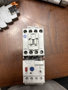 Allen-Bradley 100-C09D*10 SER A Contactor 193-EA2AB SER B Overload Relay