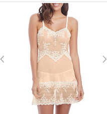 Wacoal Embrace Lace Chemise Full Slip Small 814191 Mesh Stretch Sand Nude Ivory
