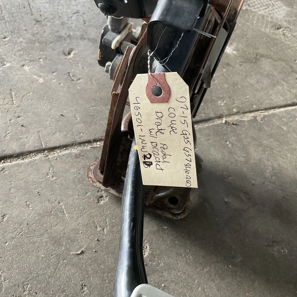 07-15 Infiniti Sport G35 G37 Q60 6 MT Sedán Pedal de freno con soporte 46501-1NW2D Foto 2 de 4