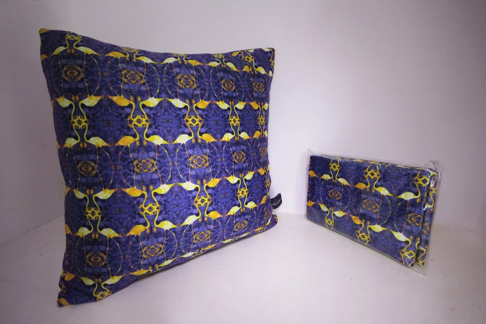 JUEGO DE COJINES DE SATÉN FLAMENCO PÚRPURA Foto 3 de 4