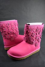 NIB Kids Girls Ugg Classic Short II Petal Boots 1019818 Pink Azalea sz 6 FUR