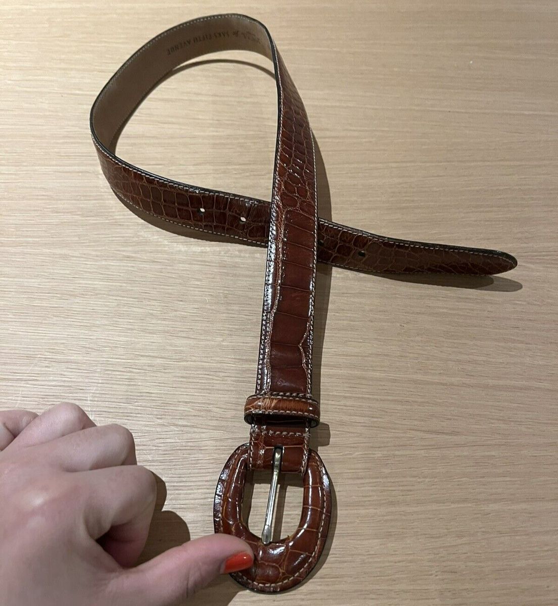 Saks Fifth Avenue Wmns Genuine Alligator Sz M Leather Belt VGUC 34”L ~ 1.75”W Saks Fifth Avenue COLLECTION Alligator Belt | Saks Fifth Avenue main image 3