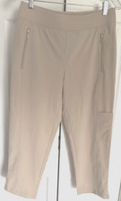 Chico's Zenergy 0 Beige Pull-On Cargo Crop Capri PANTS Zip Pockets Elastic Waist