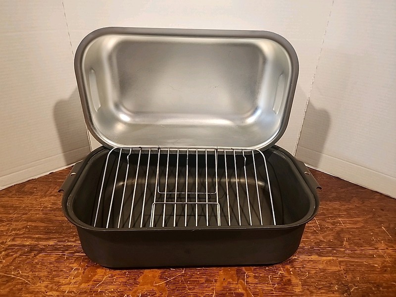 Miracle Maid Roasting Pan Anondized Aluminum Lid, w/ Trivet
