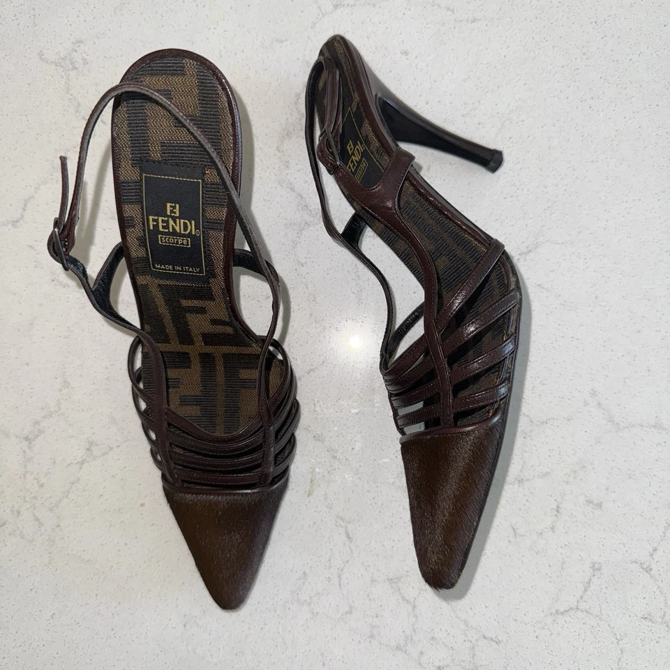 Tacones de colección Fendi marrón pelo de pony puntiagudos / Hechos en Italia / Talla 5,5 Foto 3 de 4