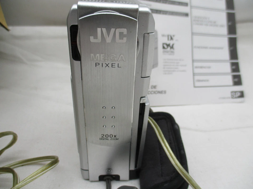 JVC GR-DVP5E - Digital Video Kamera - Bild 2 von 4