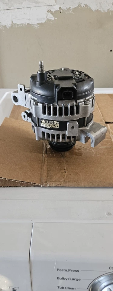 2013 Cadillac CTS Coupe OEM Alternator DENSO Foto 3 de 4