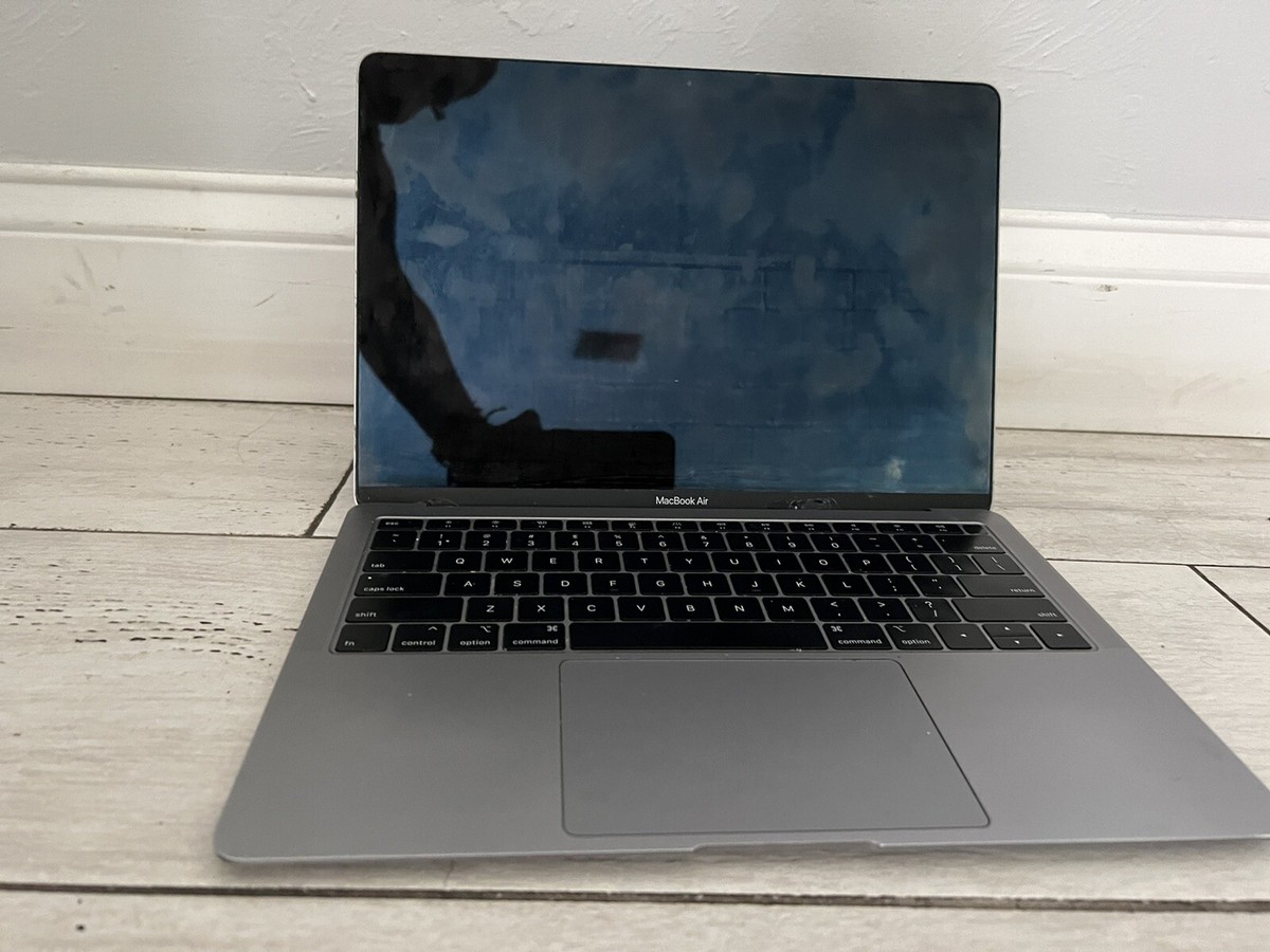 MacBook Air 2018 シルバーi5/8GB/128GB Pre-Owned Pre-Owned Late 2018 MacBook Air 13.3