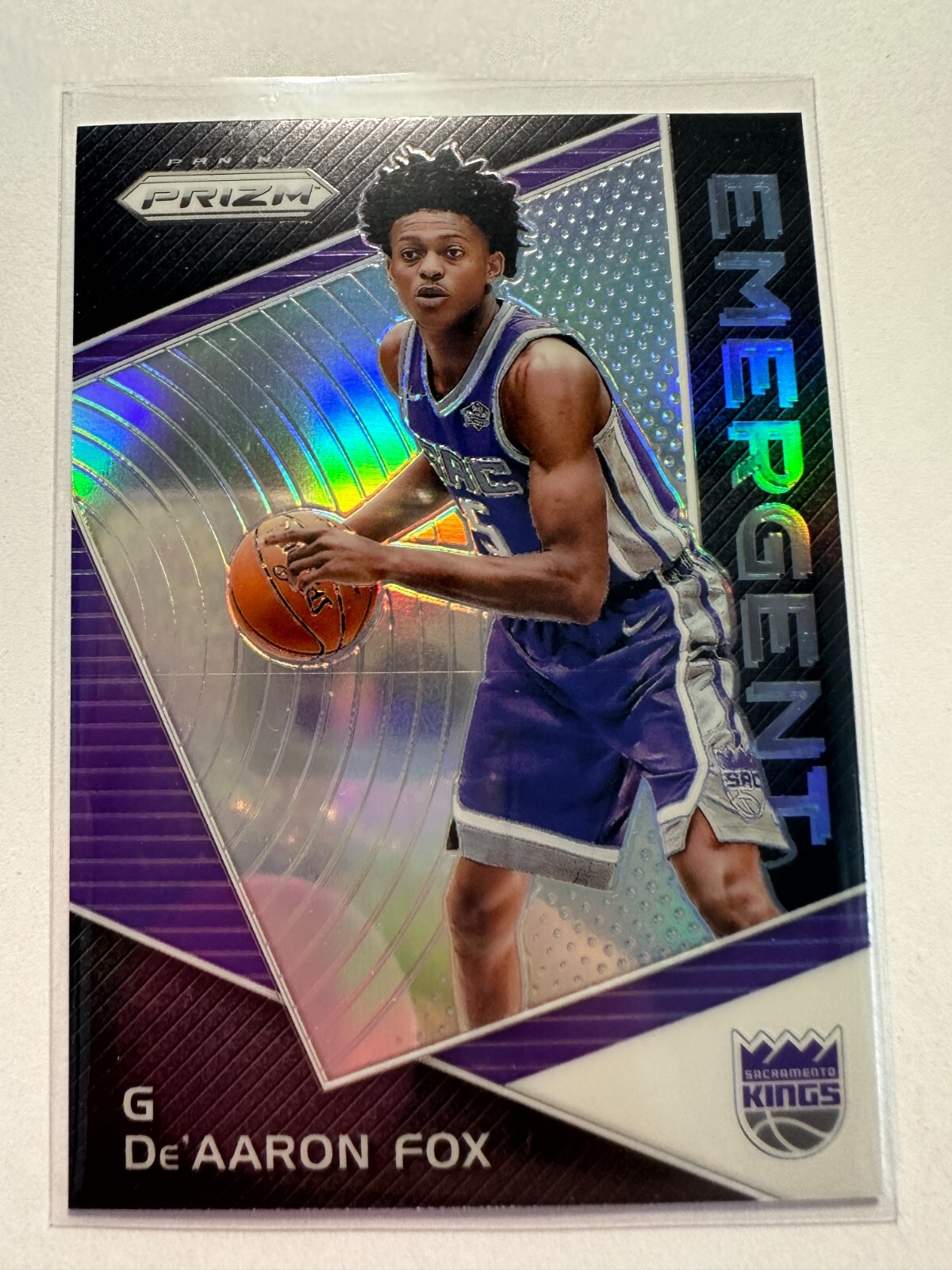 K70,509 - 2017-18 Panini Prizm Emergent Prizms Silver #5 De'Aaron Fox