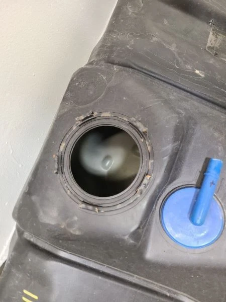 2000-2005 CHEVROLET CAVALIER Fuel Tank 14 Gallon 10378459 Foto 2 de 4