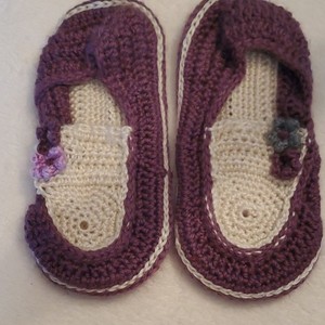 Handmade Crochet Slippers Purple White with Flower Accents. Size 6-7 adult?