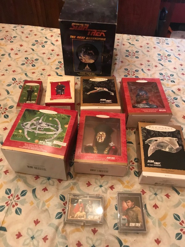 LOT OF ASSORTED STAR TREK ORIGINAL SERIES ,DEEP SPACE NINE AND NEXT GENERATION
