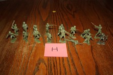 Marx Army Battleground 16-Piece Lot of Vintage American Soldiers Tank H - MPC
