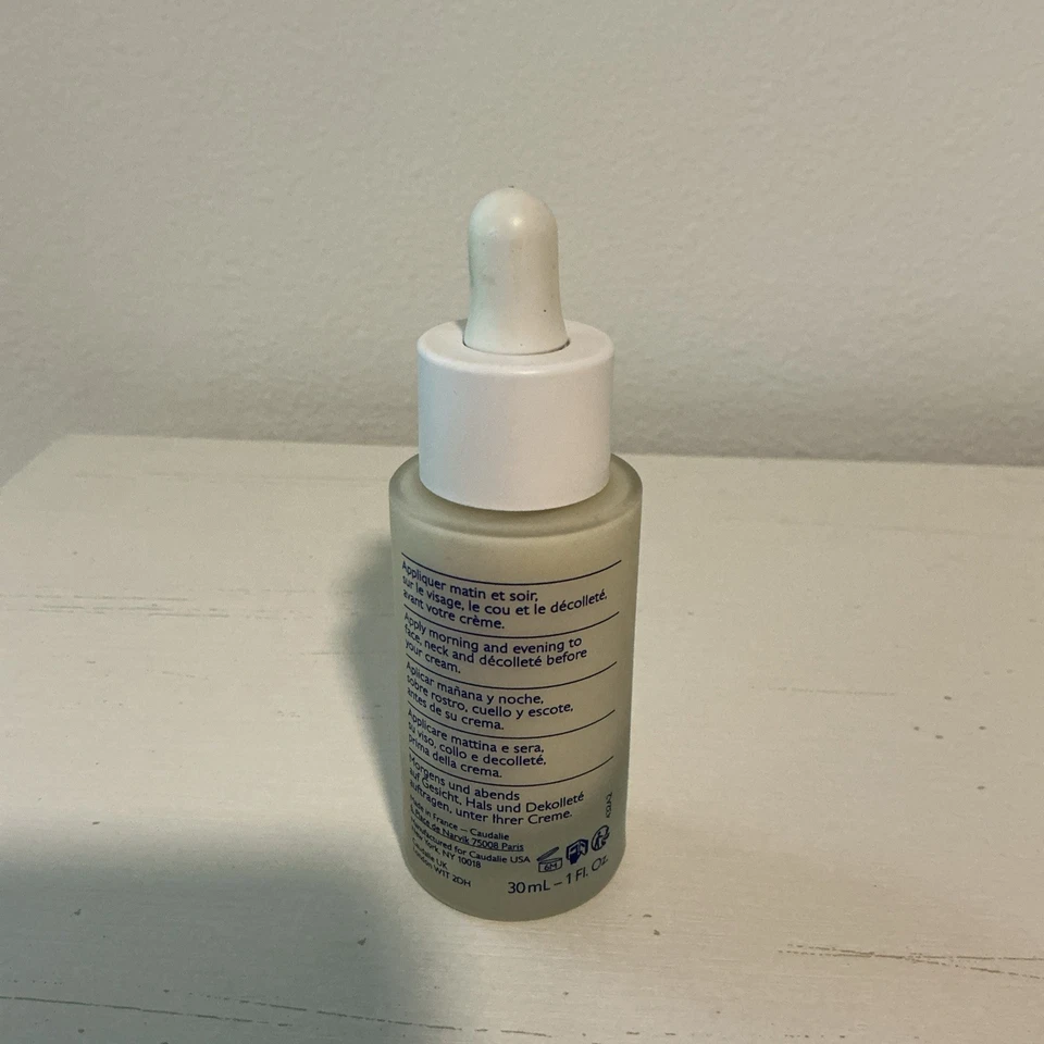 Suero iluminador de manchas oscuras Caudalie Vinoperfect 30 ml/1 fl oz - nuevo sin caja Foto 3 de 4