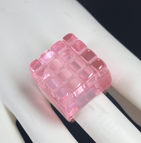 Grober quadratischer Lucite Ring rosa Würfel Größe 8 Retro Statement Laufsteg