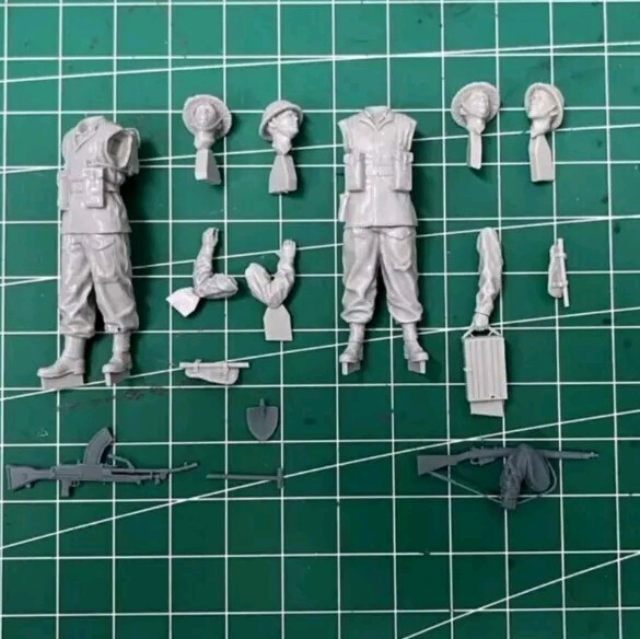 UK Post 1/35 Scale Military Model Resin Kit WW2 British Bren Team