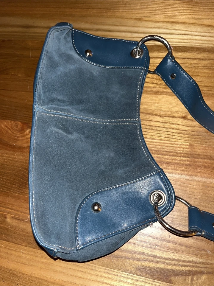 A.N.A. Bolso de hombro A New Approach de cuero azul marino oscuro con borlas Foto 4 de 4