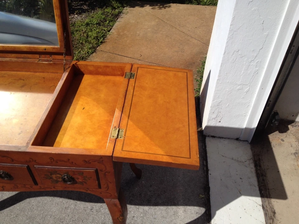 Beautiful Antique French Country Vanity Table Desk With Flowers,Farmhouse,Home - Image 3 of 4