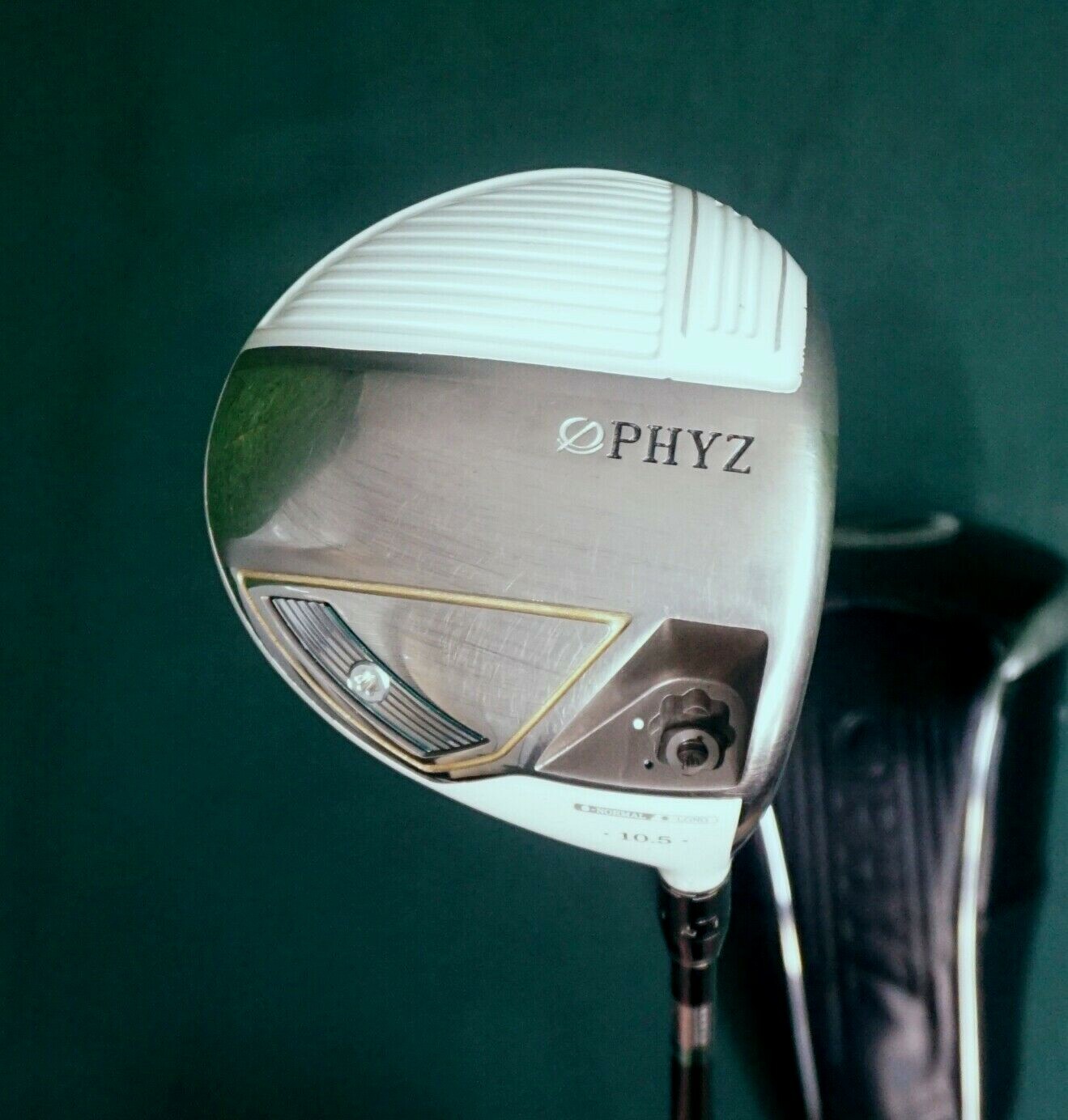 Limited White Bridgestone Phyz 10.5° Driver Regular Graphite Shaft
