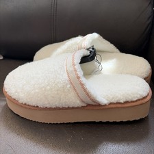 Joyspun Teddy Fleece Platform Clog Sherpa Slippers Cream Women s Size 9