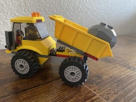 LEGO CITY #4201 Construction Loader & Dump Truck 100% Complete Miner Minifigures