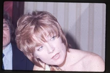 Shirley MacLaine Original 35mm Photo Transparency Candid 1976 Glamour Event NYC