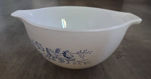 Vintage PYREX Cinderella 441 Blue & White Colonial Mist 750 ML 6" Mixing Bowl