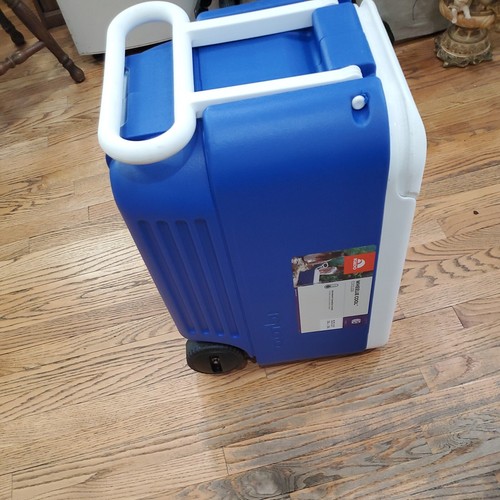 Igloo - Wheelie Cool Blue 38 qt Cooler - 第 13/13 張圖片