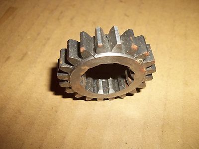 Y YAMAHA YR1 YR2 R3 TR2 NEW OEM OIL PUMP DRIVE GEAR 168-13188-00-00