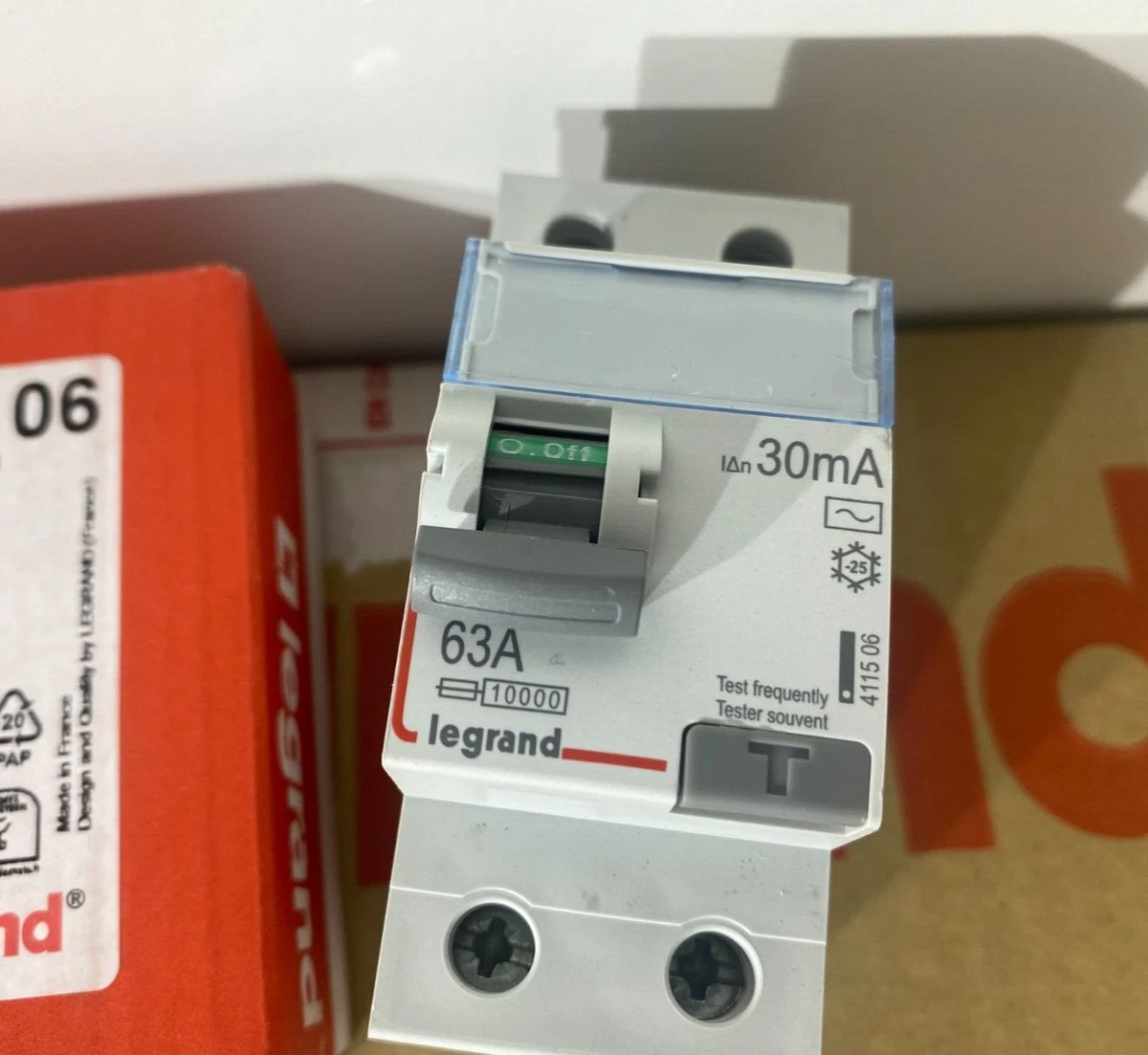Lot De 2 Interrupteurs Différentiels Legrand – 2P 63A 30mA Type A, Neufs