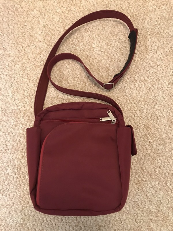 Crossbody —-Great Bag!!!❤️ Perfect For Travel. Unisex