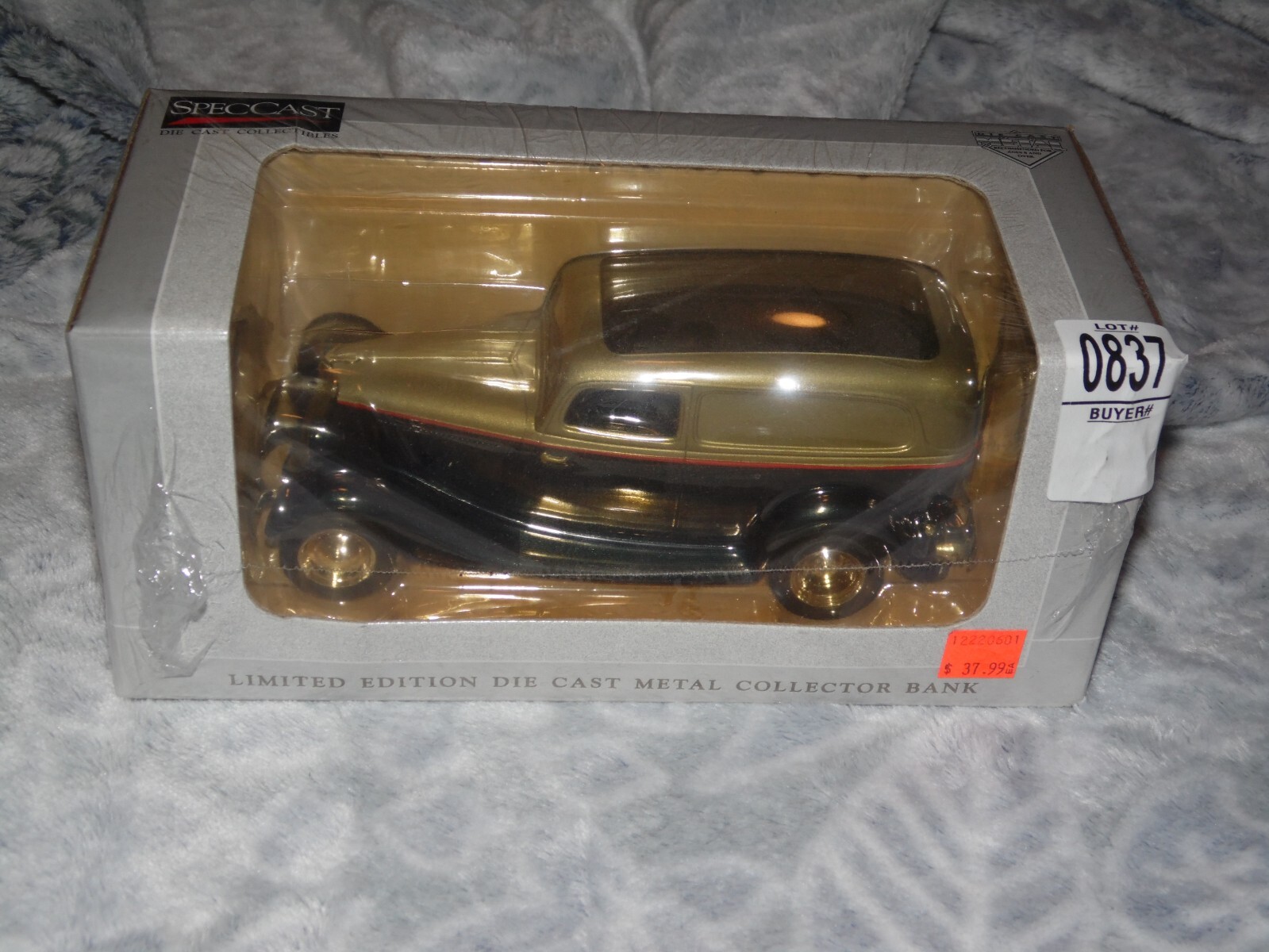 SpecCast 1934 Ford Die cast Car Metal Bank 14009 Street Rod Series