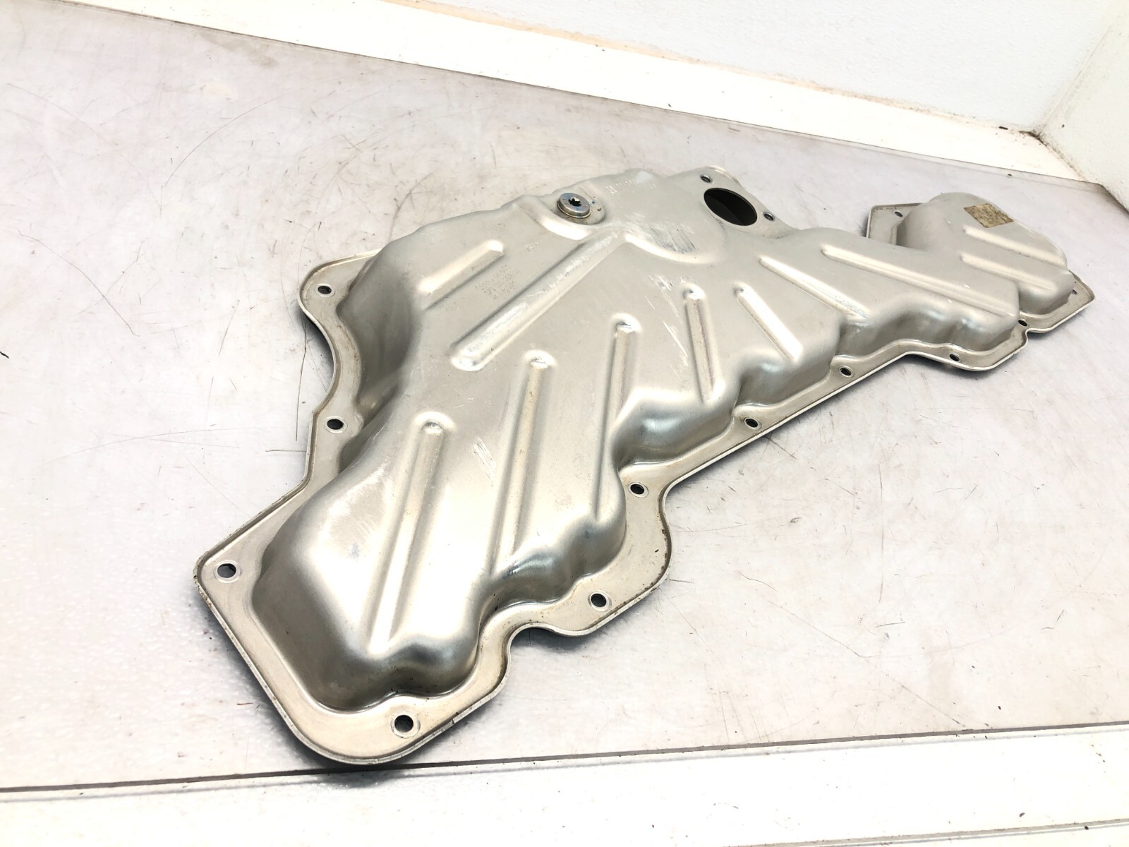 2014-2018 BENTLEY FLYING SPUR 4.0L V8 ENGINE MOTOR LOWER OIL SUMP PAN OEM