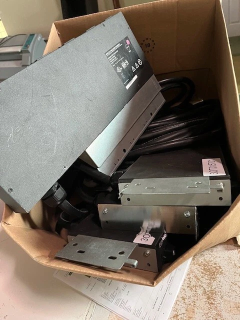 HP 1U Rack Mount 24A 100-127VAC 1P Core Module PDU EO4500 252634-001/228481-001 - Image 2 of 4