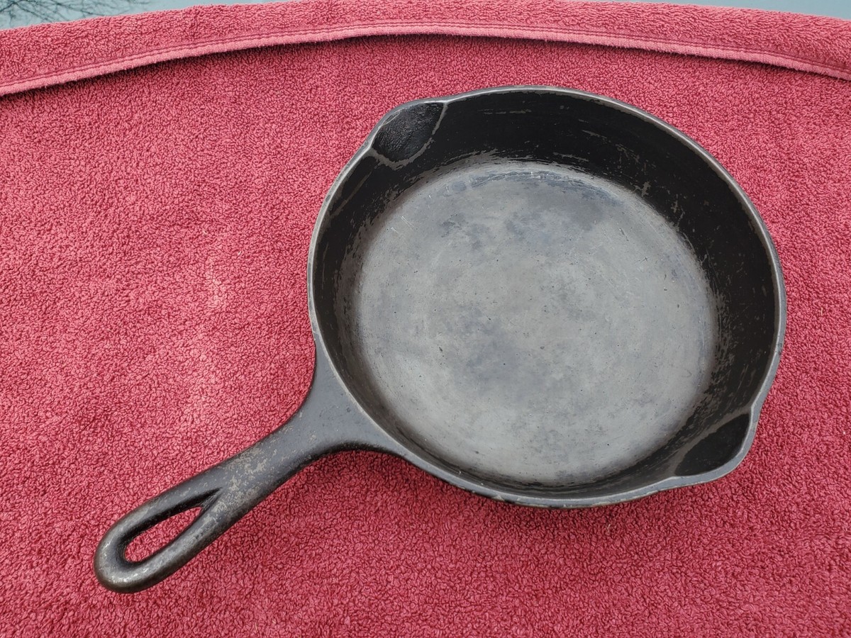 Vintage Wagner Ware Sidney-O- No.6 Cast Iron Skillet 1056 N