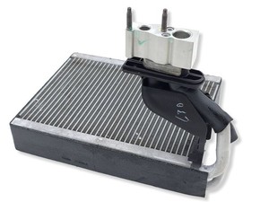 Citroen C4 III e-C4 2022 Klimaverdampfer Kondensator 7015011028 2022 AMD234127