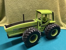 1/16 Custom 7488 International 2+2 Steiger Tractor