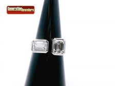 STUNNING 2.00 CARAT EMERALD CUT F/VS1 DIAMOND...