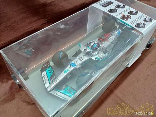 SPARK 18S777 MERCEDES-AMG PETRONAS F1 W13 E - Picture 2 of 12