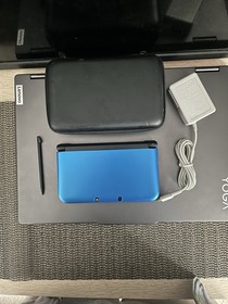 Nintendo 3DS XL Blue/Black Console Bundle - NEW Charger, Case, Stylus - TESTED