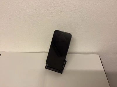 Apple iPhone 13 Defekt - Bild 1 von 4