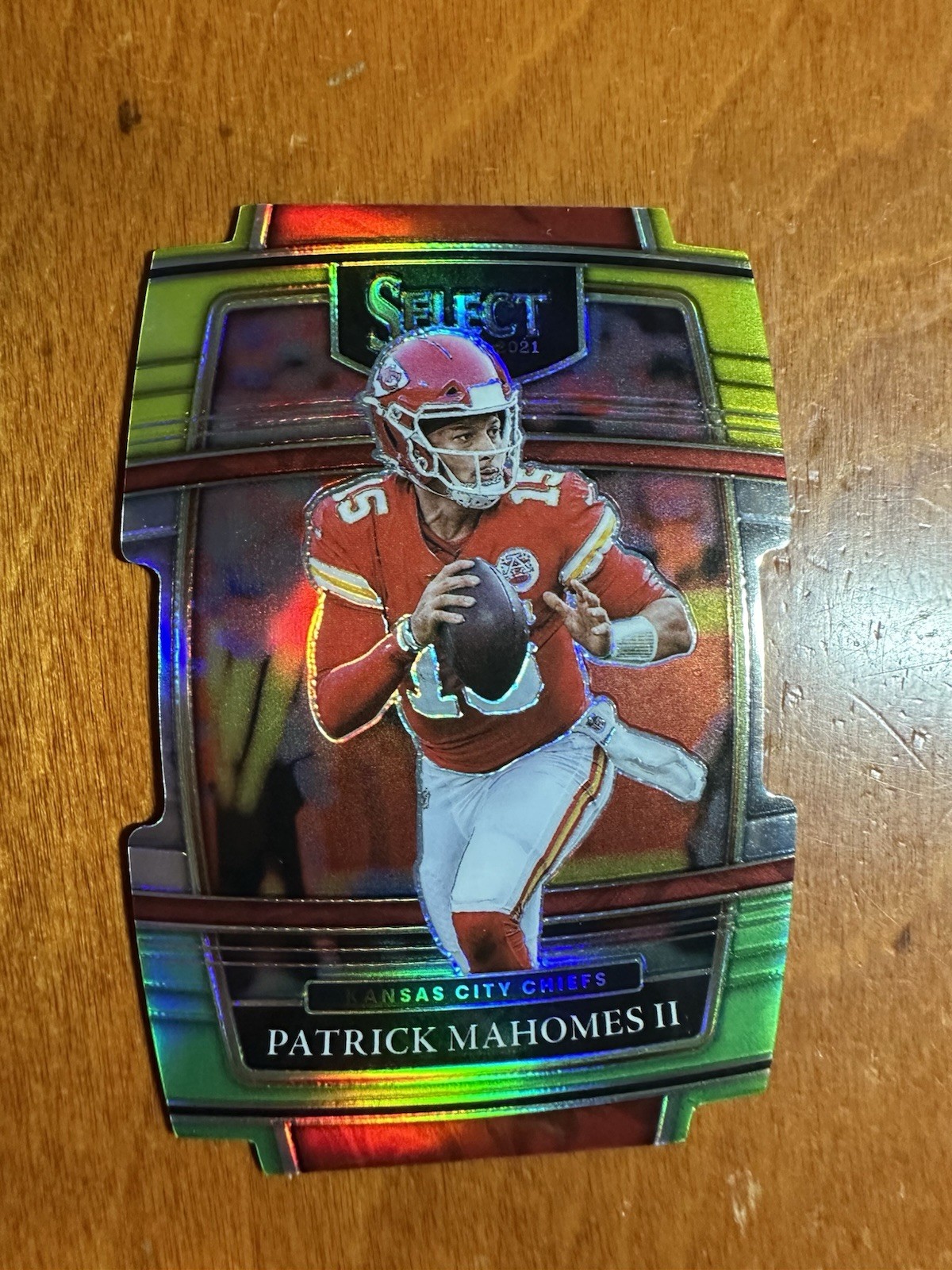 2021 Panini Select - Concourse Patrick Mahomes II #2 Red & Yellow Prizm Die-Cut