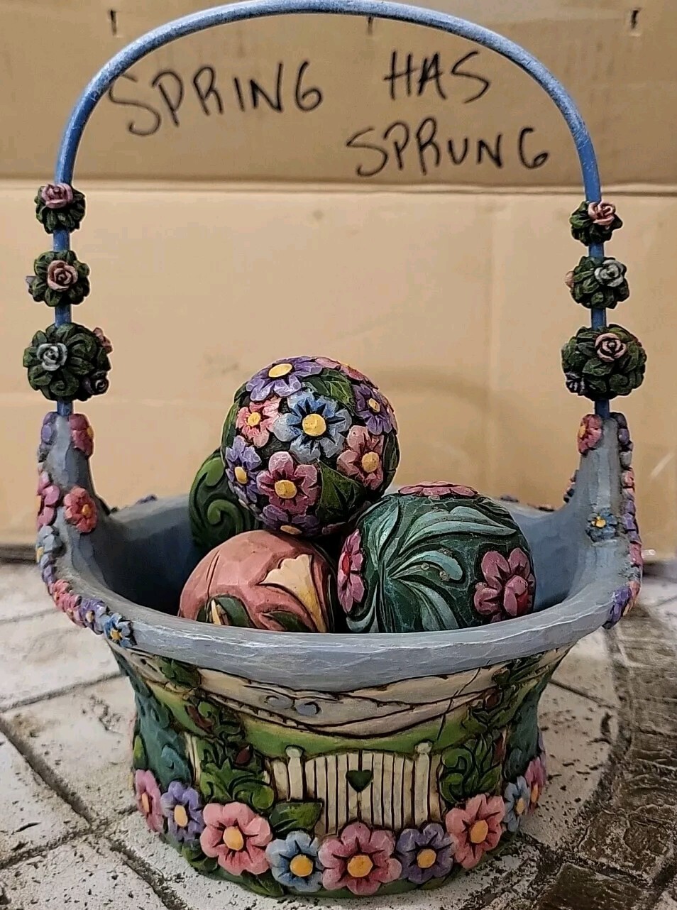 2007 Jim Shore Heartwood Creek Blossoms of Spring Basket with 6 Eggs Collectible