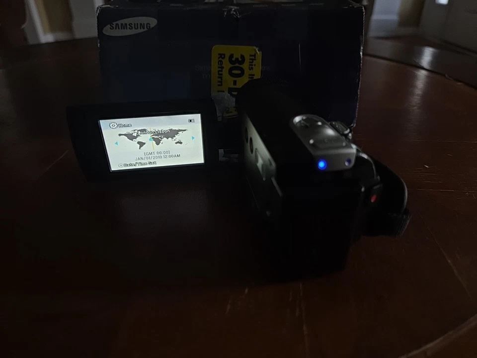 Samsung SMX-F40BN Handheld Camcorder 65x Zoom Camcorder Only - Read - Image 3 of 4