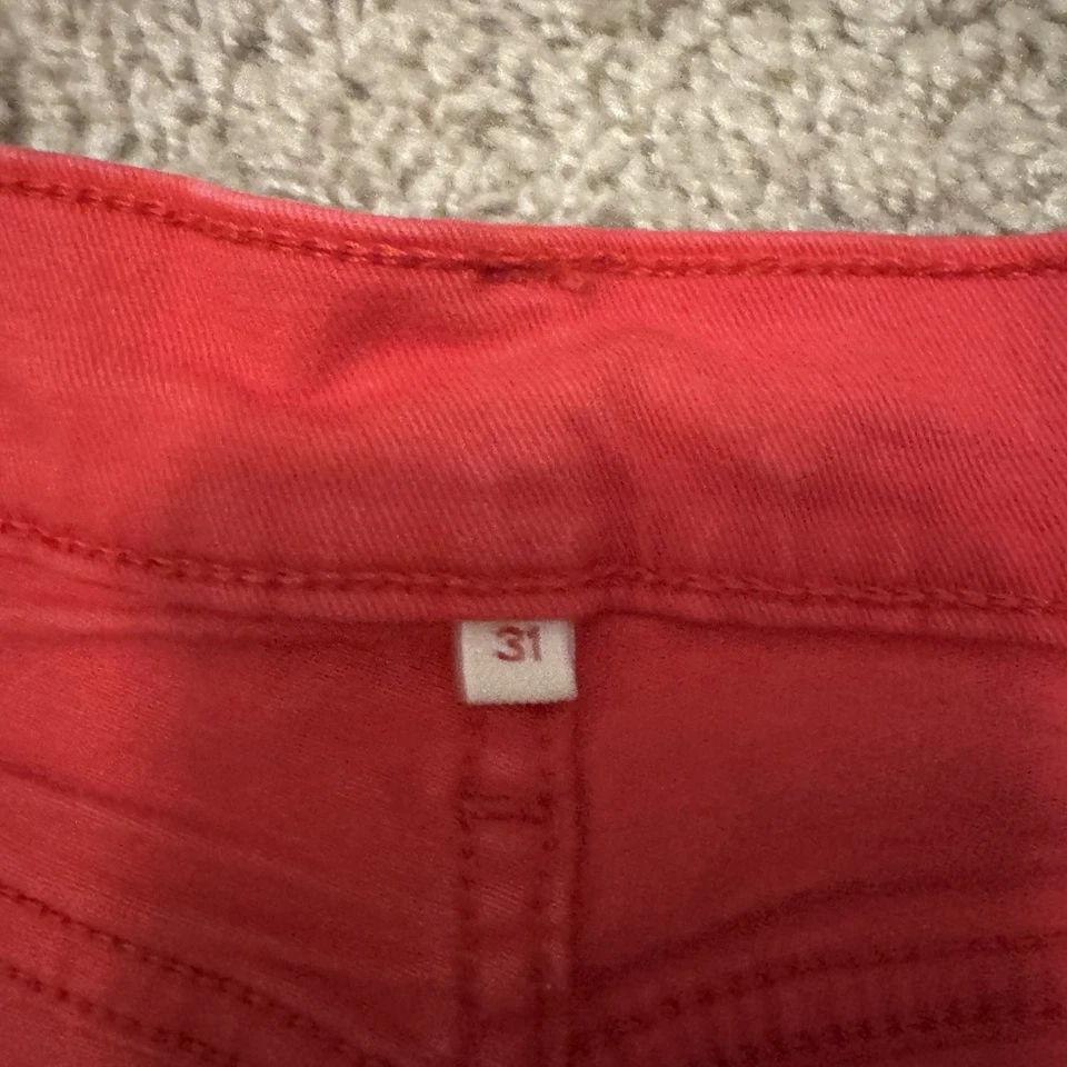 Pantalones Cortos Bermudas Clásicos Levi's Jean Para Mujer Talla 31 Denim Salmón 9.5” Entrepierna Foto 3 de 4