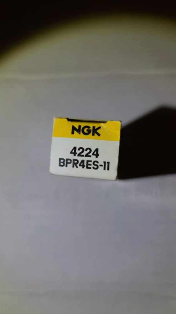 NGK BPR4ES-11 #4224 Standard Spark Plug New in Original Packaging QTY 2