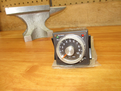 Syrelec MAXR2.U 220VAC *NEW OLD STK* Timing Relay Timer Time Delay