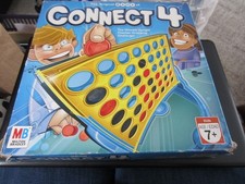 Milton Bradley Connect 4 2006 - Complete  