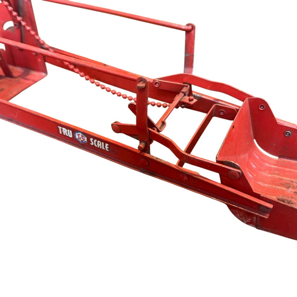 1950s 1/16 scale red TRU-SCALE  Tractor Loader - Image 3 of 4