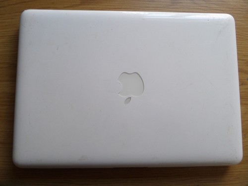 Apple MacBook 6,1 A1342 13.3" 4Gb Ram Core 2 Duo 2.26ghz EMC2350 MA207LL Late 09